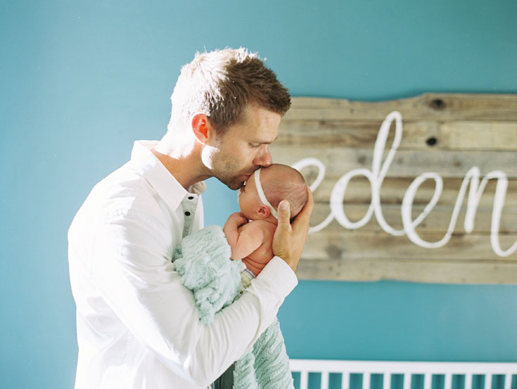 Newborn family photos | Cassidy Brooke Photography | wall art by ezer calligraphy & design